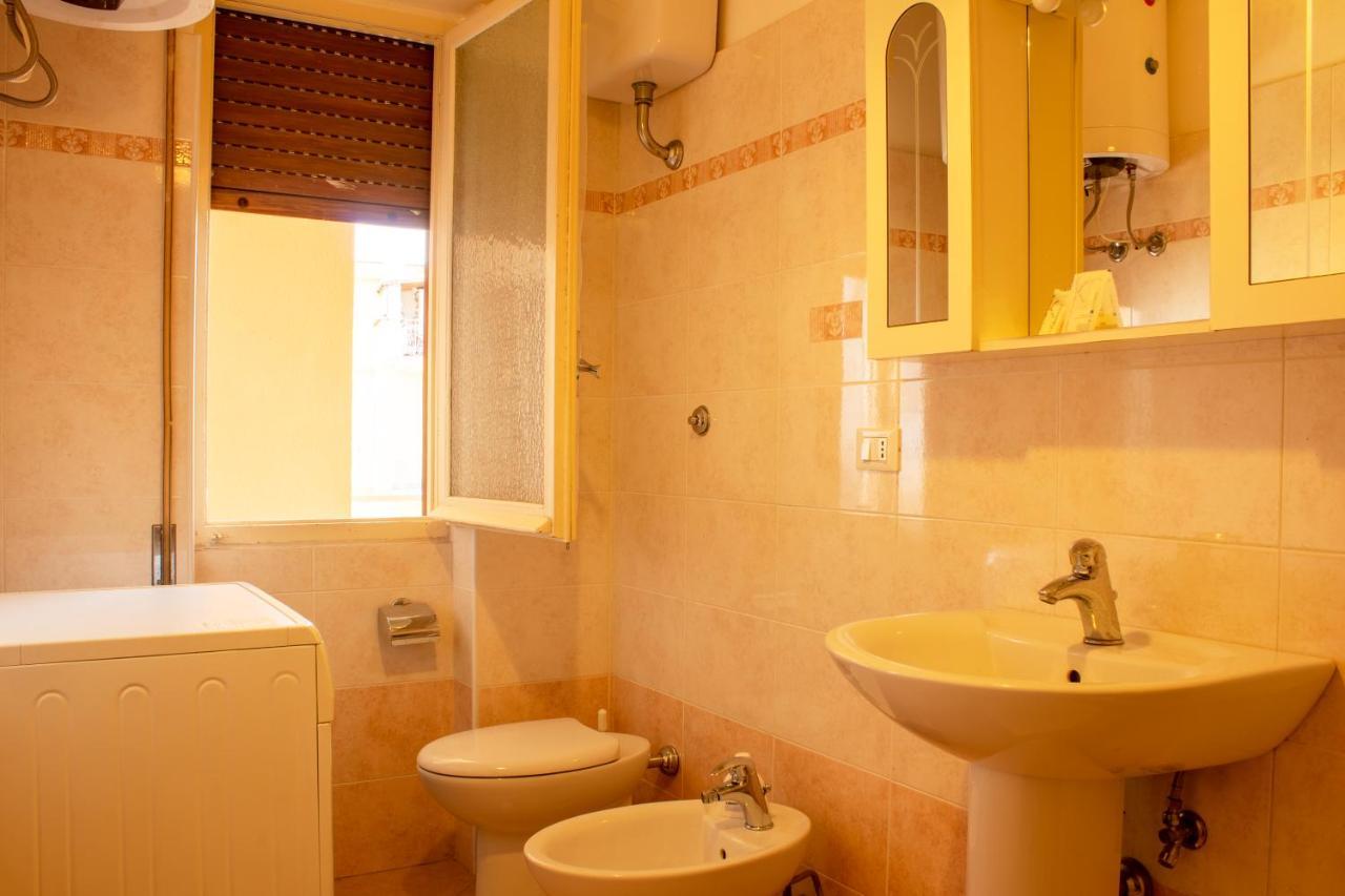 [POSTO AUTO GRATUITO] Relax a 30 metri dal mare Apartment Riva Ligure Exterior foto